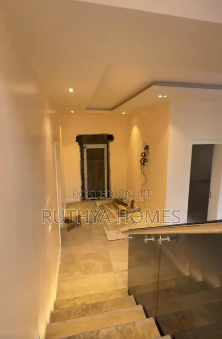 4bdrm Duplex in Guzape for sale in Guzape District