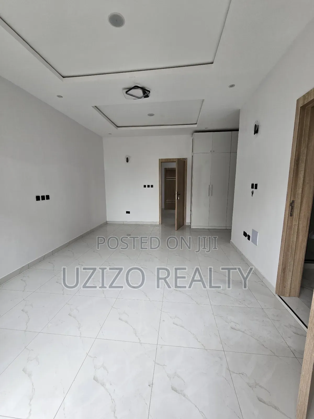 Furnished 4bdrm Townhouse/Terrace in Chevron for Sale in Chevron