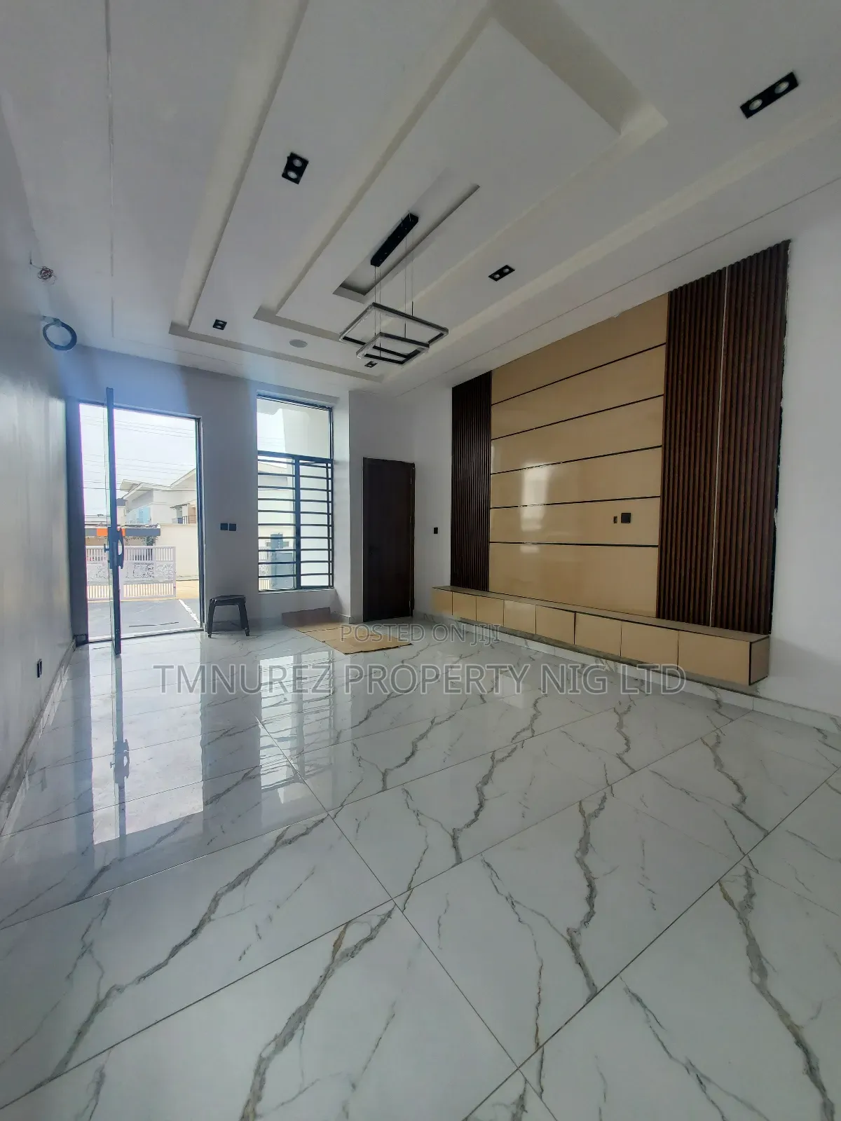 4bdrm Duplex in Ikota Estate for sale in Ikota