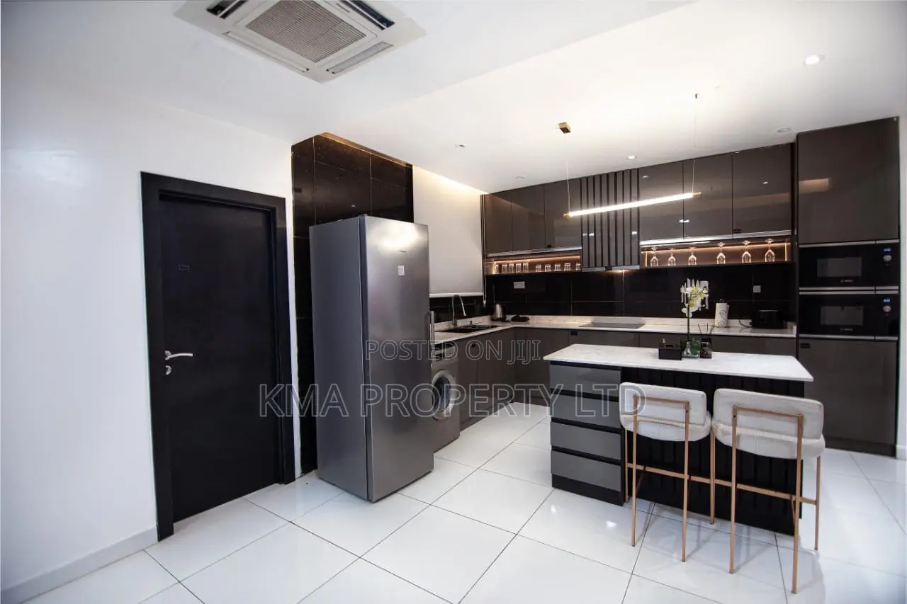 Luxurious 3 Bedroom Apartment With Snooker and Private Cinema in Osapa london