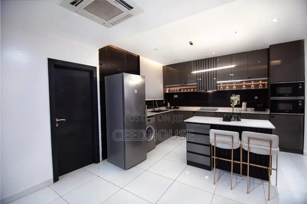 Luxurious 3 Bedroom Apartment With Snooker and Private Cinema in Osapa london