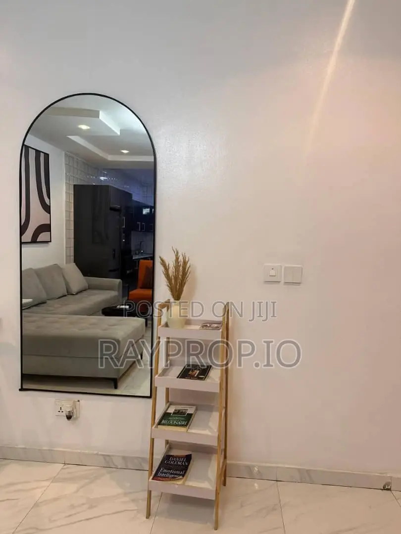 814280se - Elegant 1 Bedroom Shortlet in Lekki Phase 1 in Lekki Phase 1