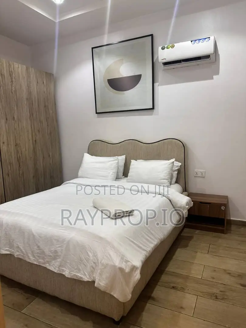 814280se - Elegant 1 Bedroom Shortlet in Lekki Phase 1 in Lekki Phase 1