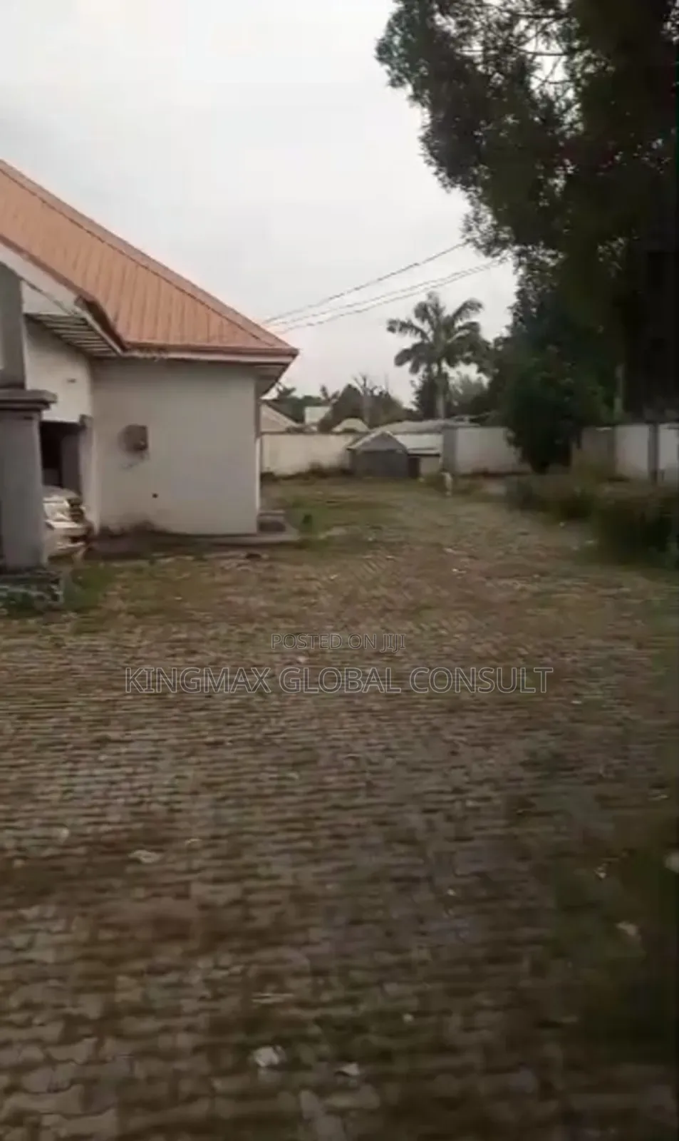 8bdrm Bungalow in Kado Abuja for sale in Kado