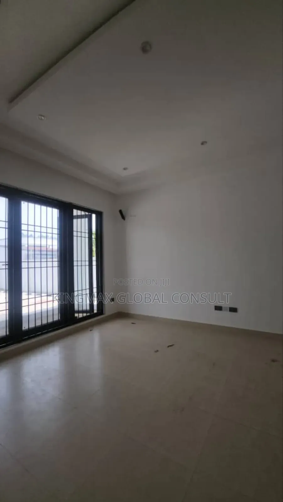 For Sale : Three (3) Floor Office Complex, Lettable Space in Wuye