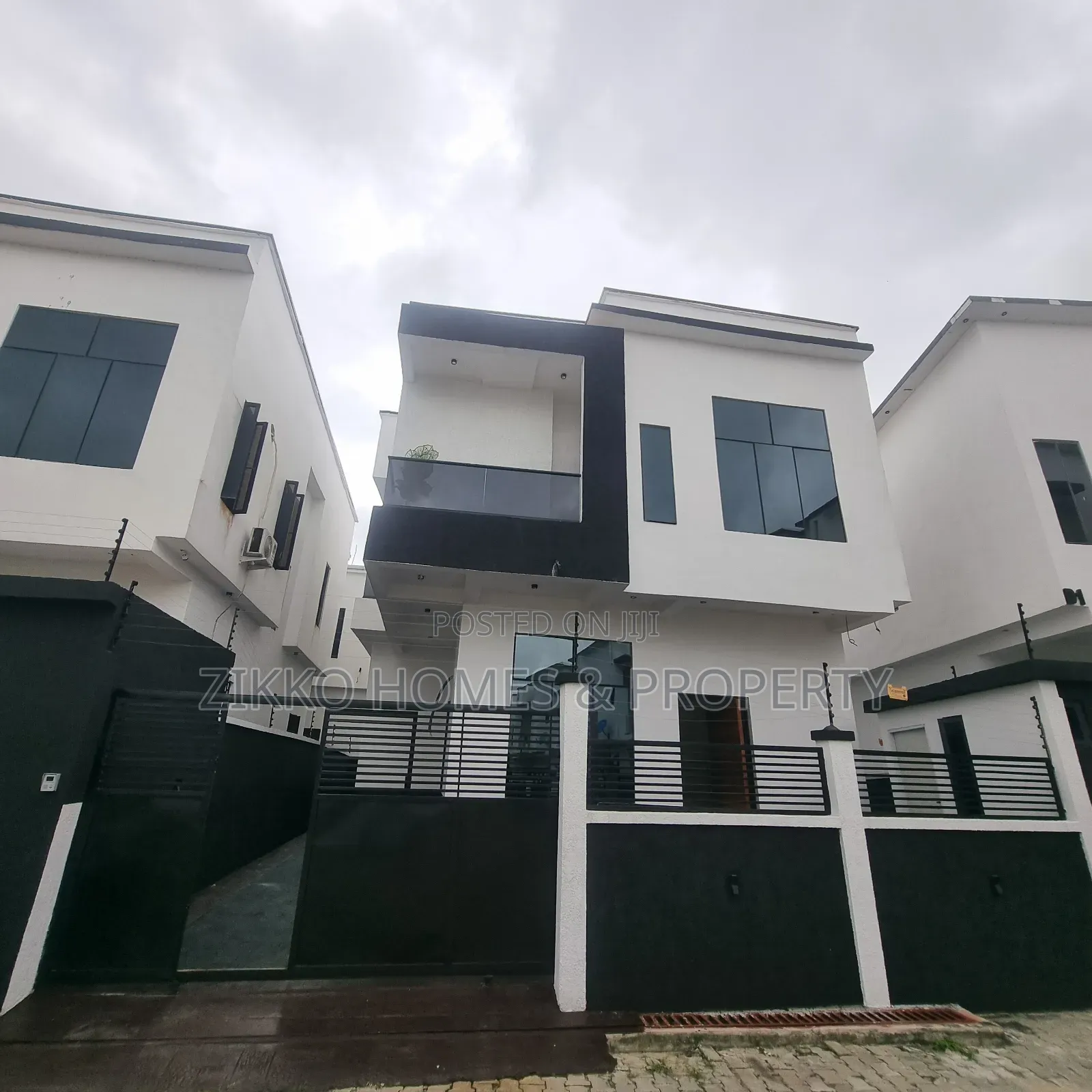4bdrm Duplex in Abraham Adensaya, Lekki for sale in Lekki