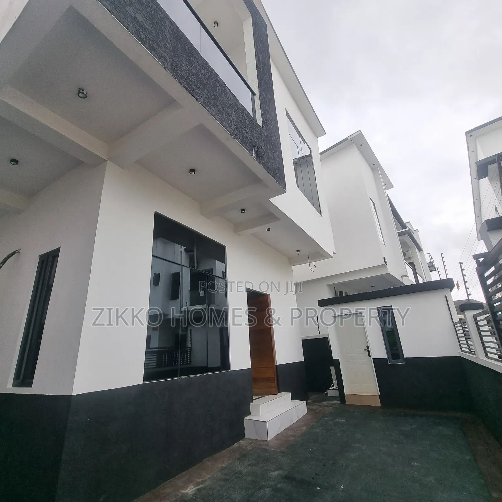 4bdrm Duplex in Abraham Adensaya, Lekki for sale in Lekki