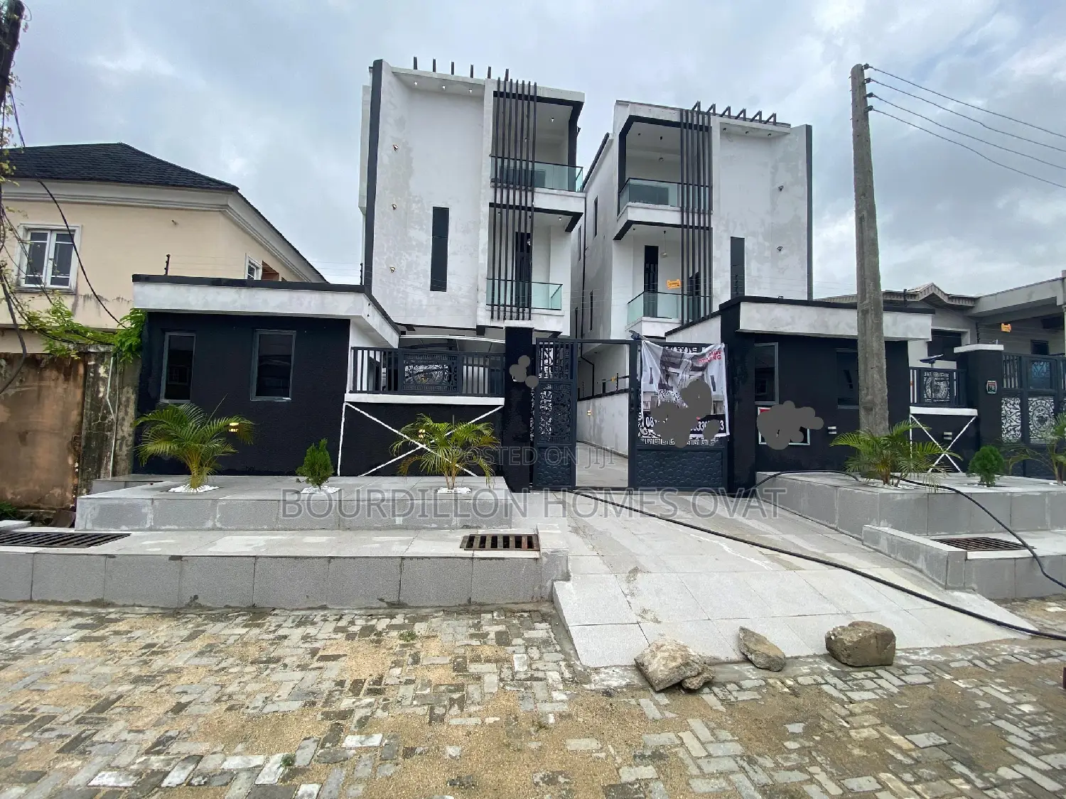 5bdrm Duplex in Ikota Villa Estate, for sale in Ikota