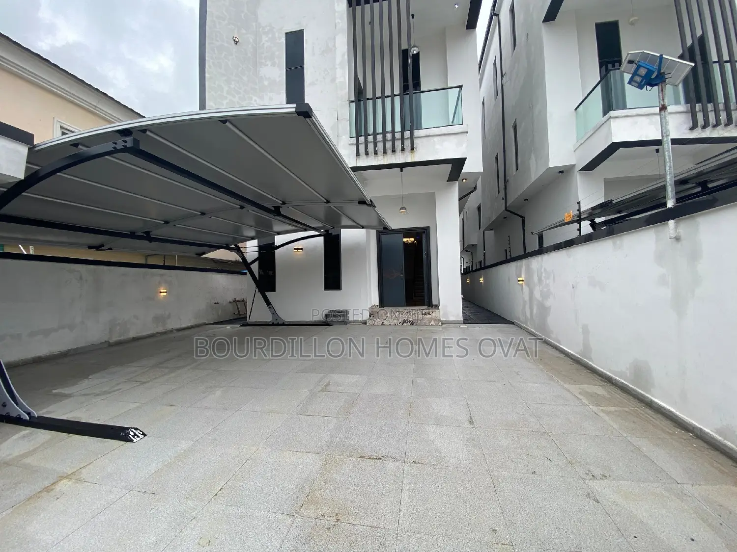 5bdrm Duplex in Ikota Villa Estate, for sale in Ikota
