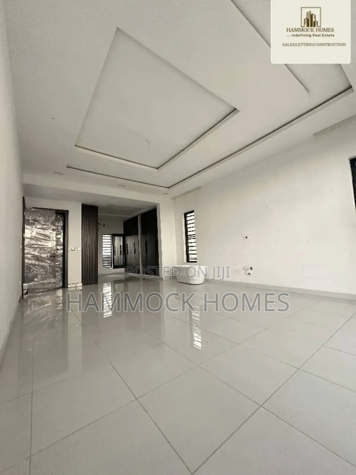 5bdrm Penthouse in Agodi Gra for sale in Agodi
