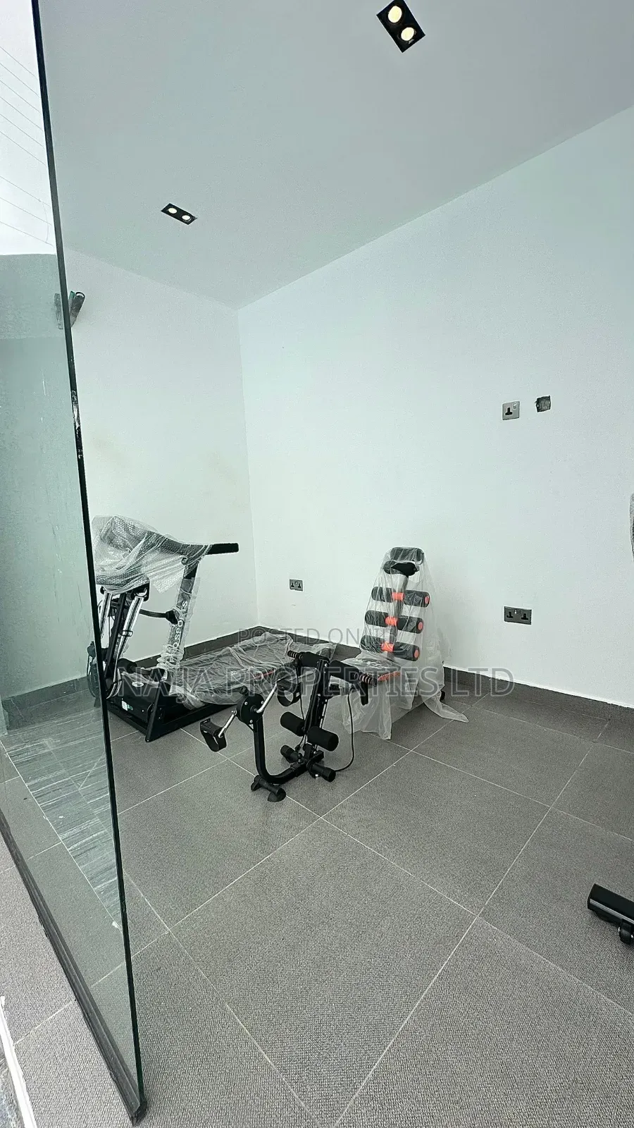 5bdrm Duplex in Lekki Phase 1 for sale in Lekki Phase 1