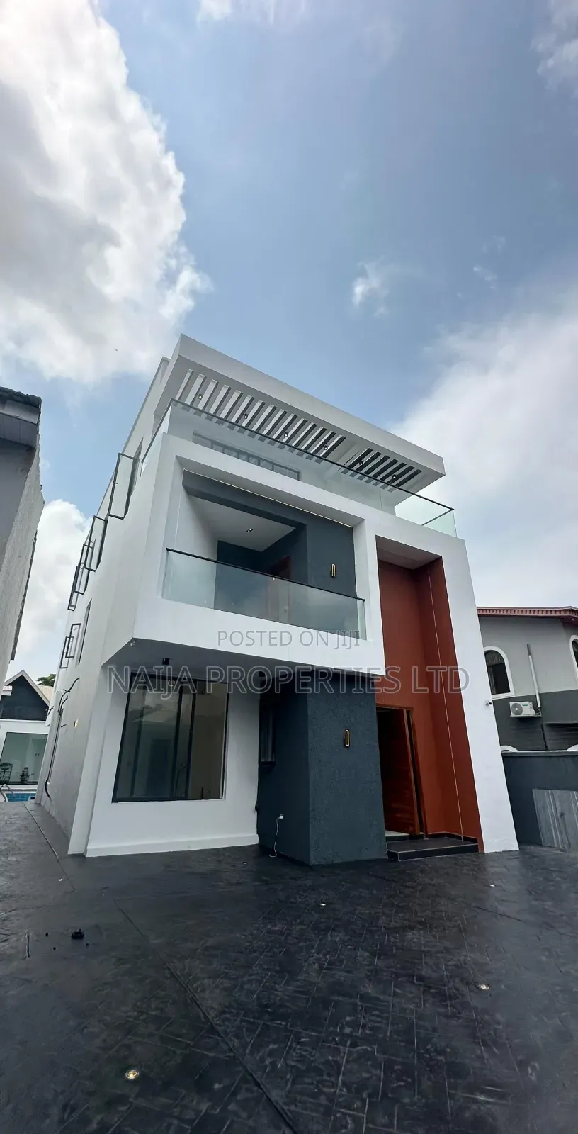 5bdrm Duplex in Lekki Phase 1 for sale in Lekki Phase 1