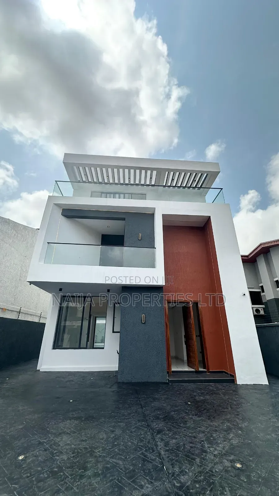 5bdrm Duplex in Lekki Phase 1 for sale in Lekki Phase 1