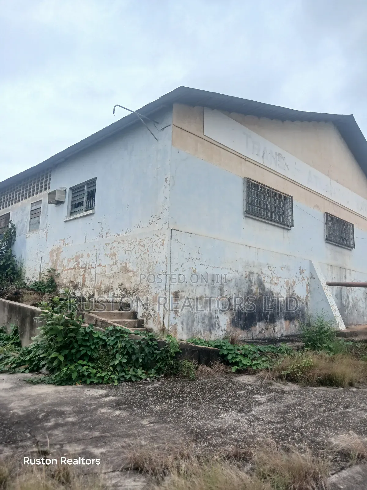 Warehouse on About 7 Acres Land in Ibadan
