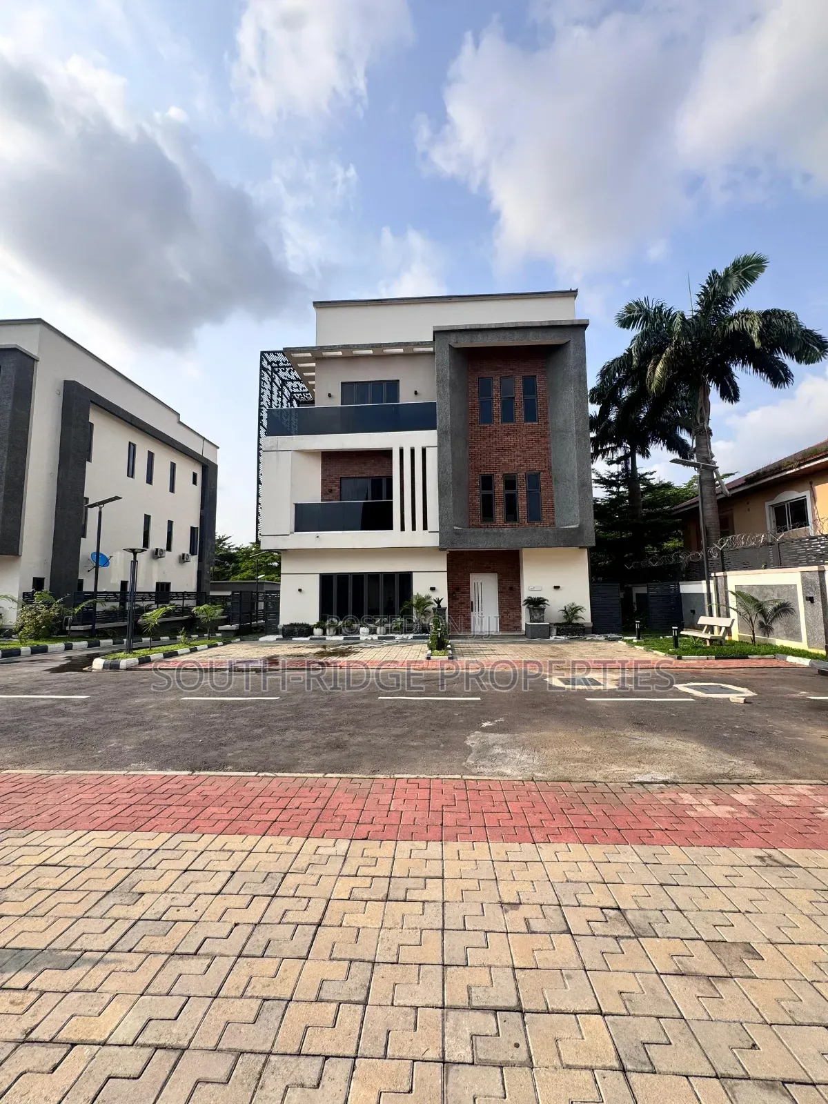 Furnished 20bdrm Duplex in Utako for sale in Utako