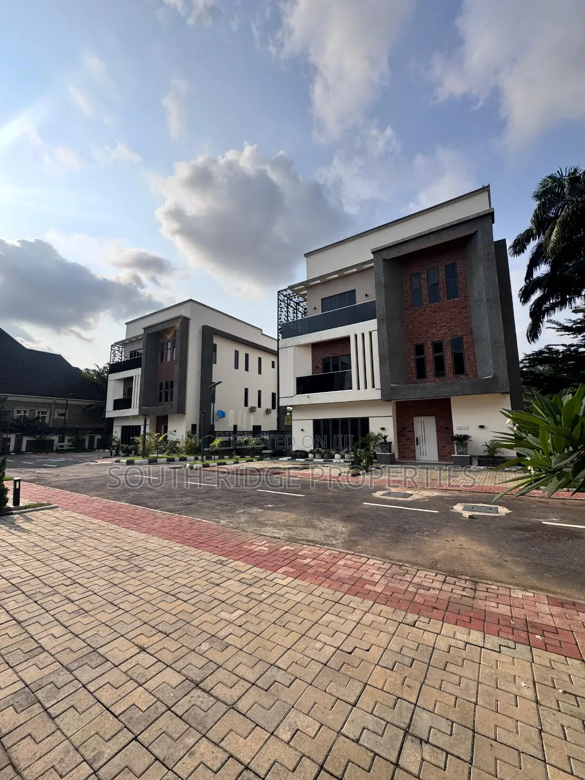 Furnished 20bdrm Duplex in Utako for sale in Utako