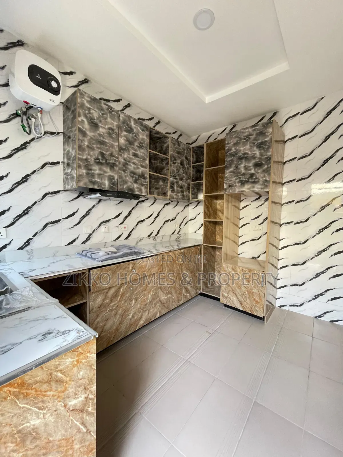 4bdrm Townhouse/Terrace in Mobil Road, Lekki for sale in Lekki