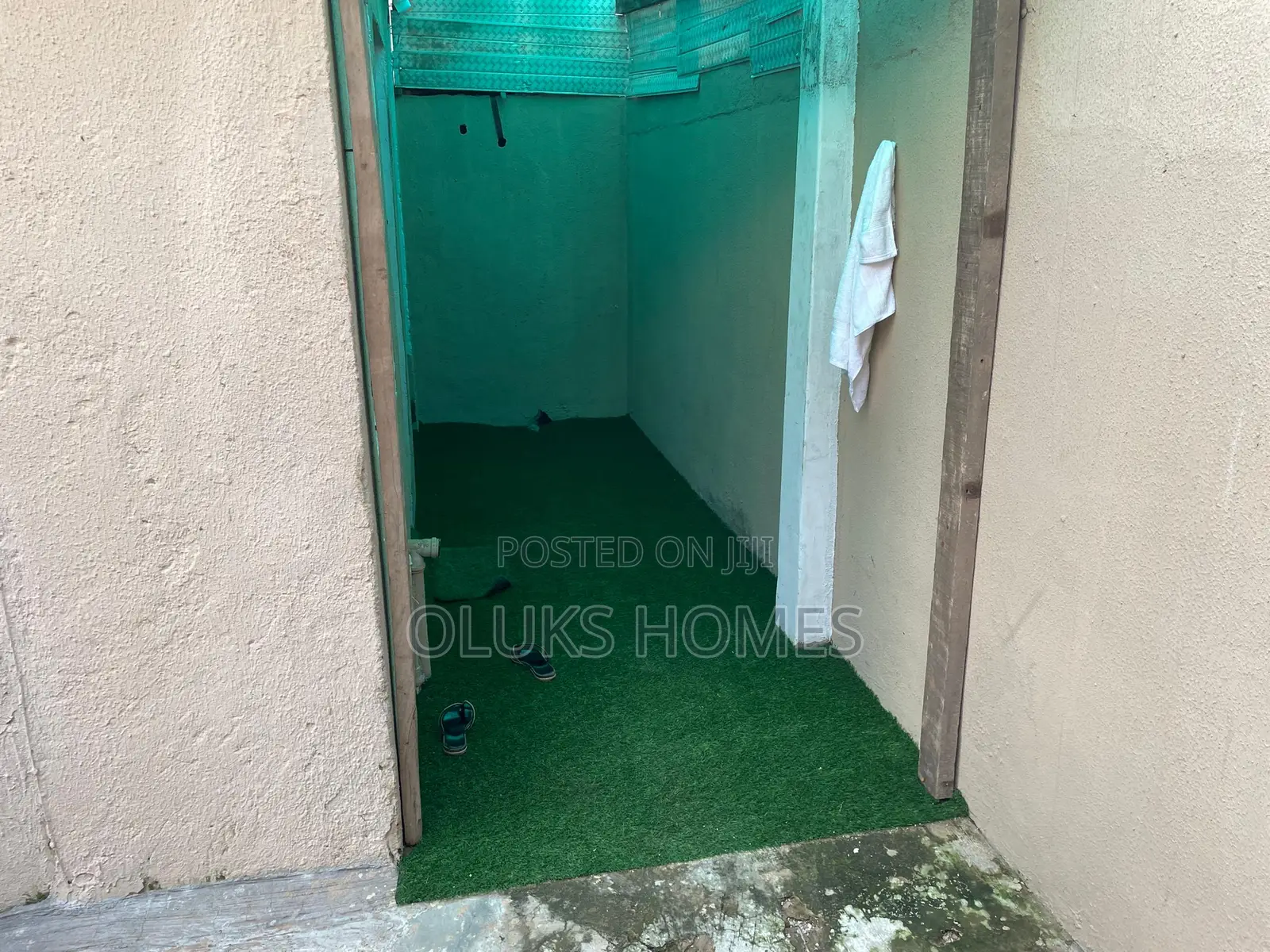 5bdrm Apartment in Akute Ajuwon for sale in Akute Ajuwon