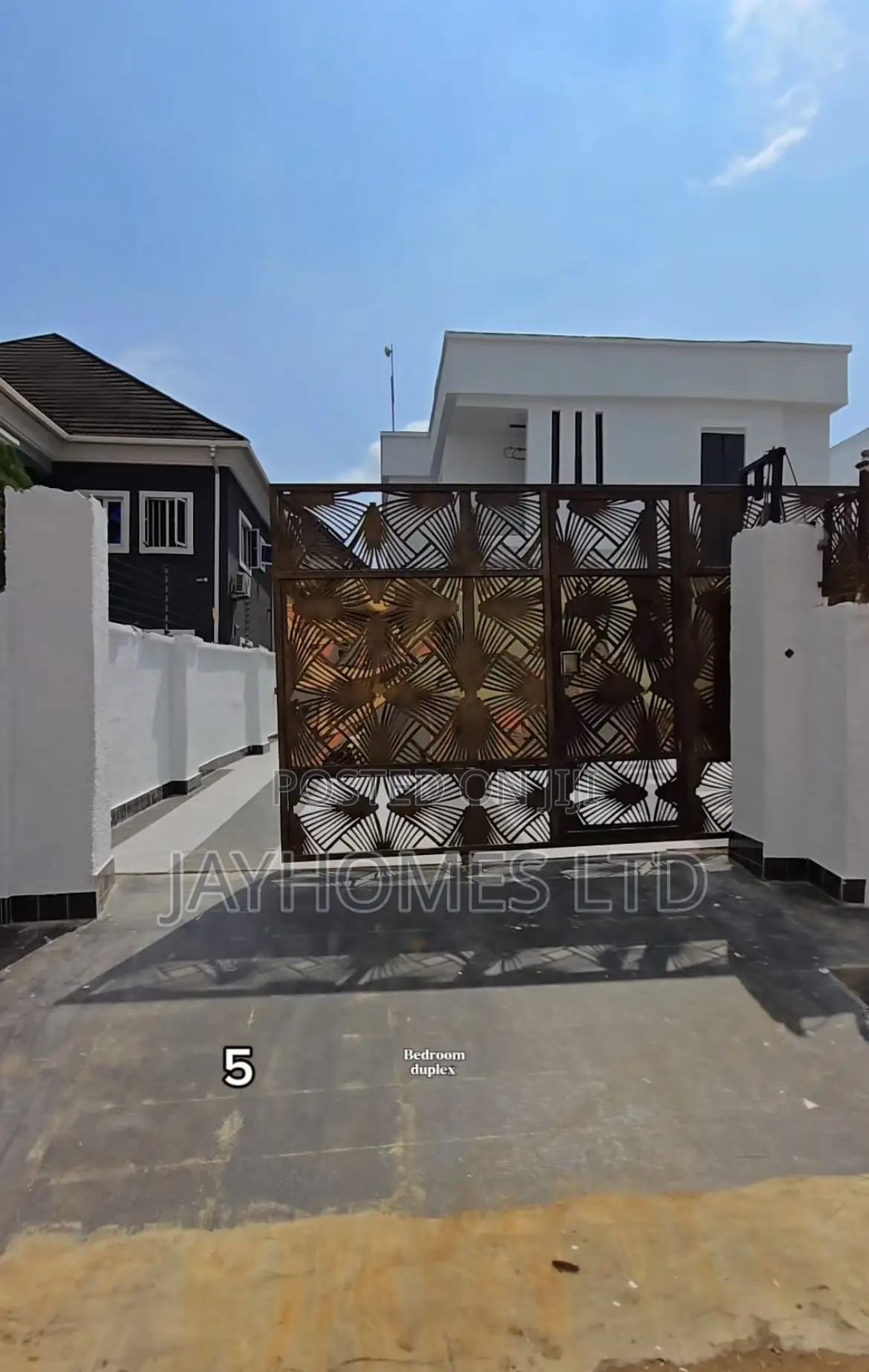 Super Luxury 5 Bedroom Duplex With Swimming Pool for Sale in Asaba in Oshimili South