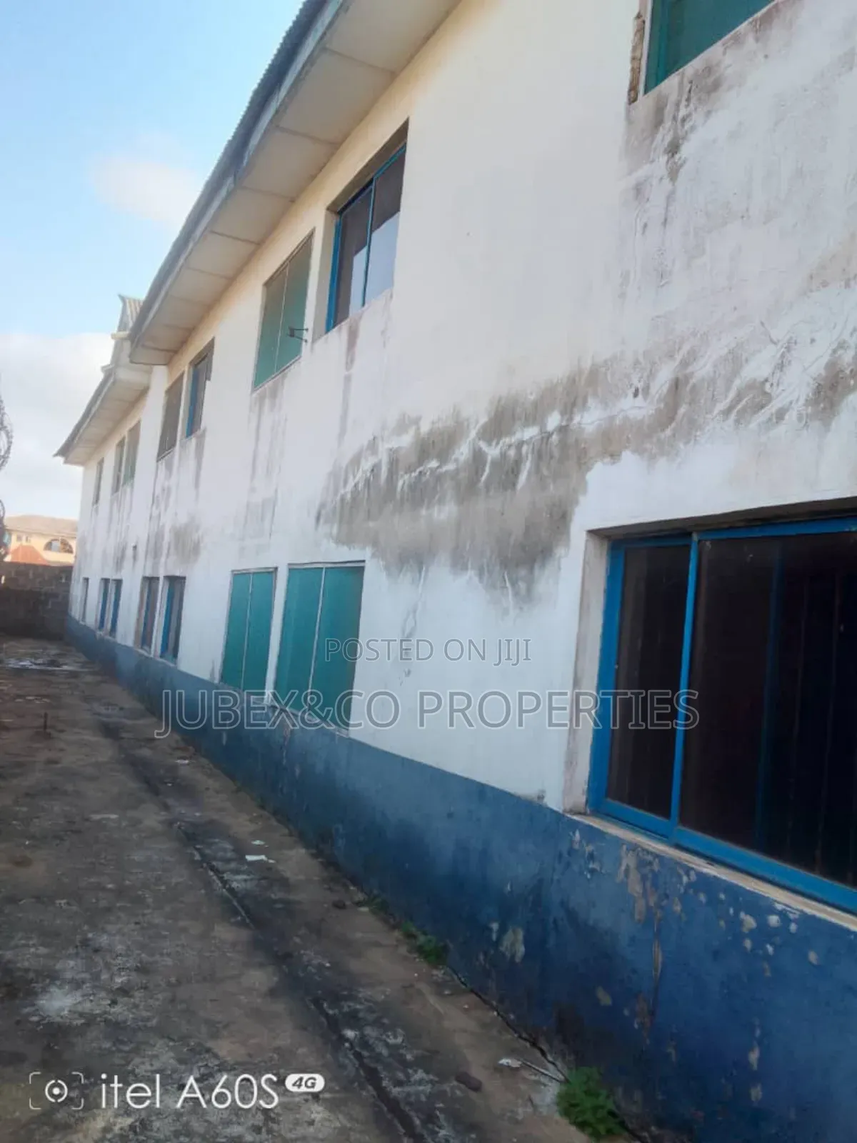 20bdrm House in Ishitu Road Igando for Sale in Igando / Ikotun/Igando