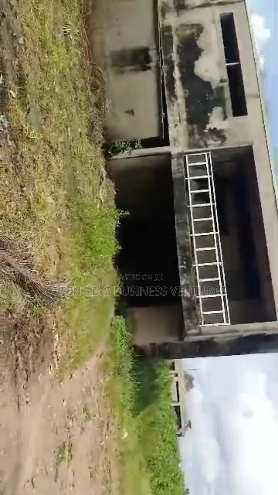Mega Sale of 14,500sqm With an Old Buikding at New Bodija Ibadan in Bodija
