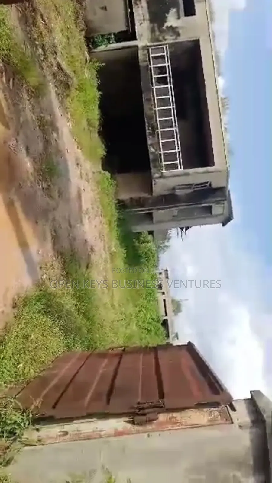 Mega Sale of 14,500sqm With an Old Buikding at New Bodija Ibadan in Bodija