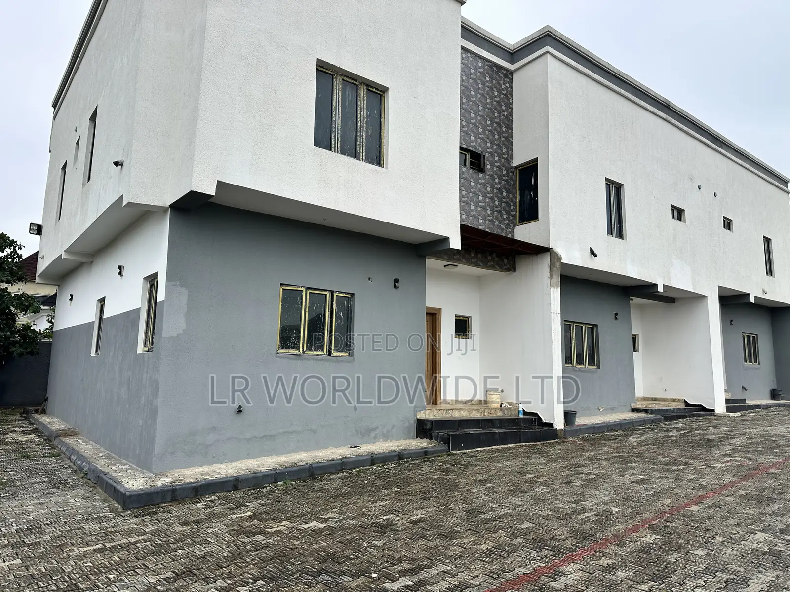 3bdrm Townhouse/Terrace in Lugbe District for Sale in Lugbe District