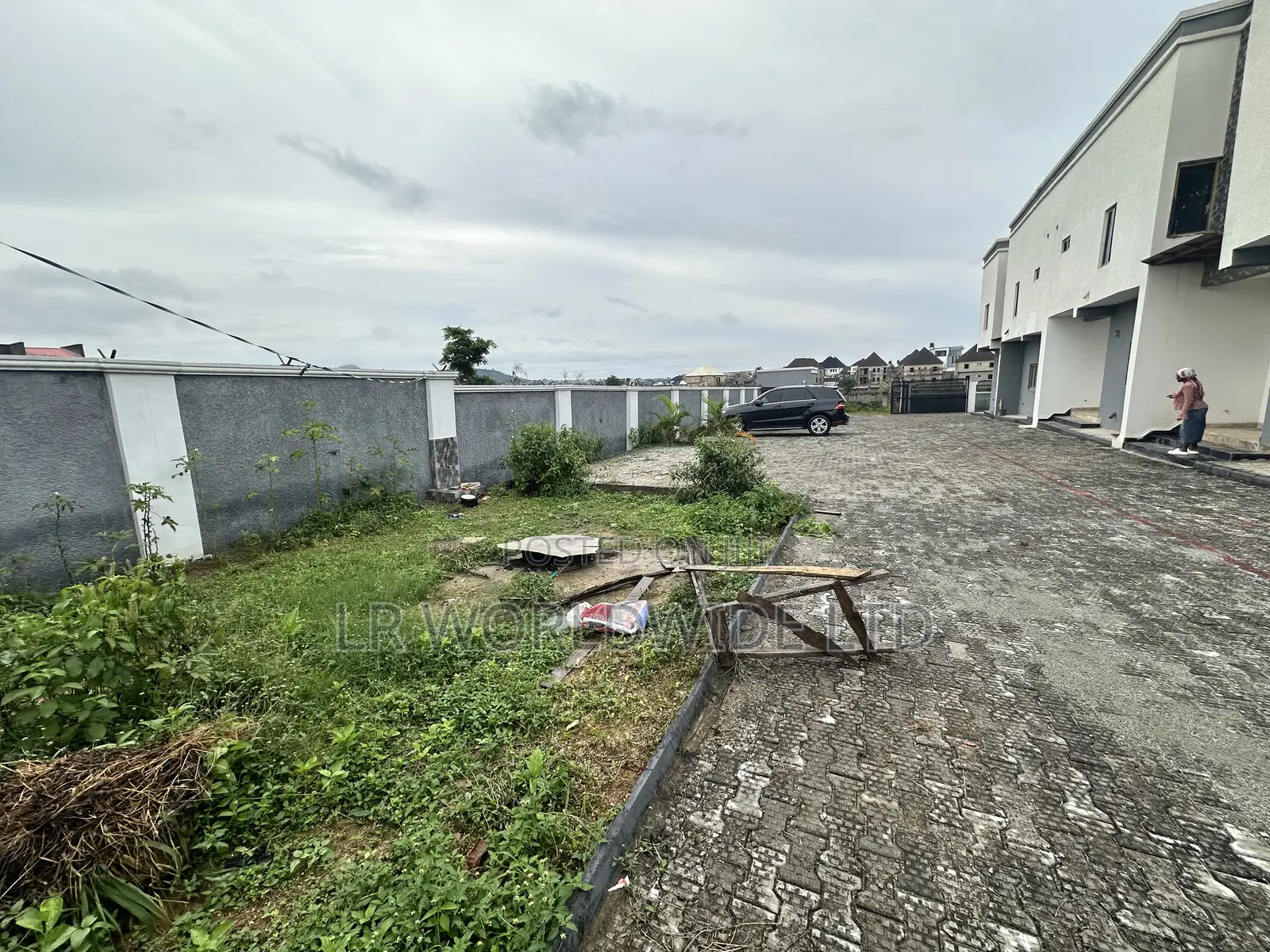 3bdrm Townhouse/Terrace in Lugbe District for Sale in Lugbe District