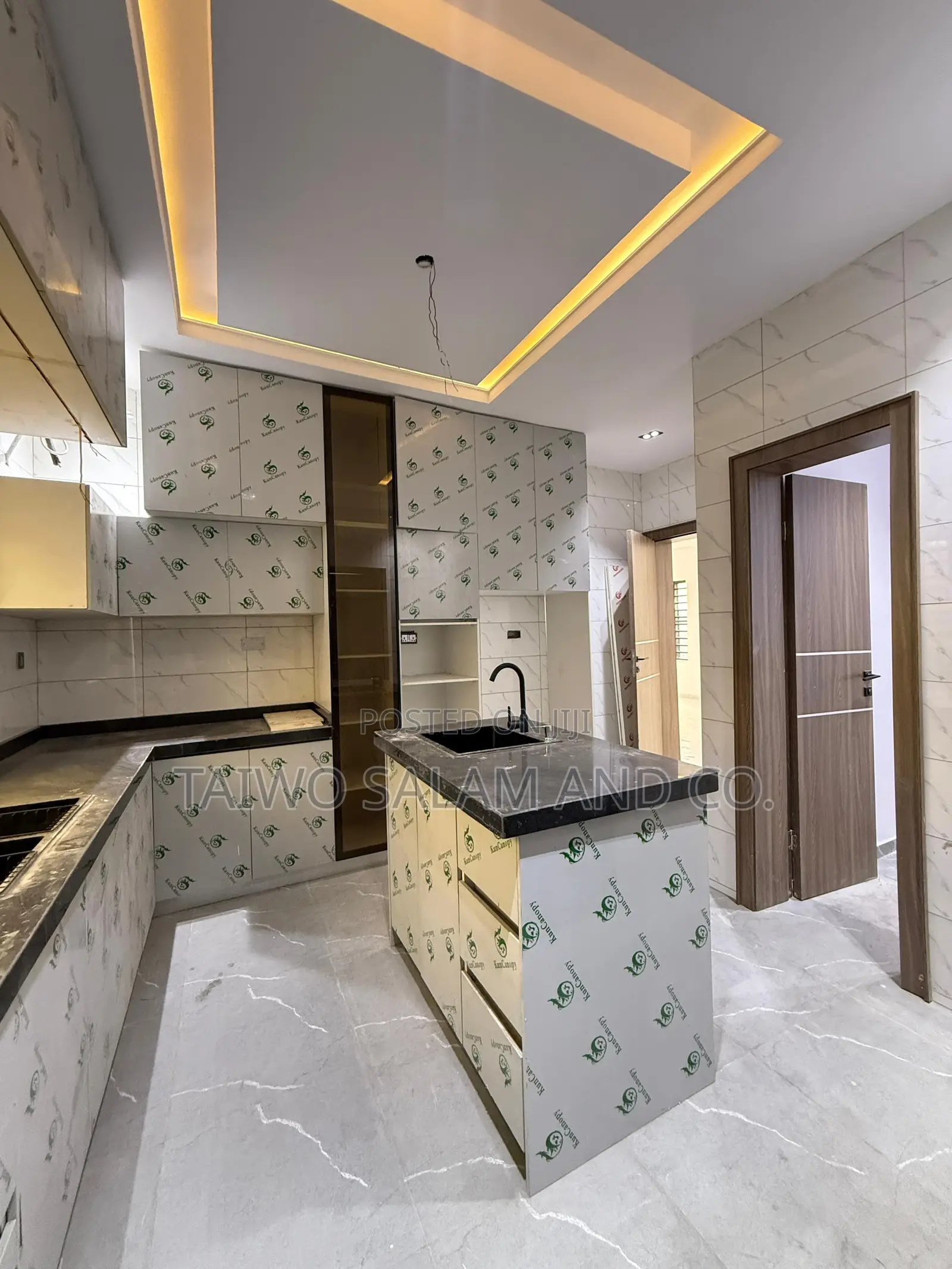 4bdrm Duplex in Akobo for sale in Akobo