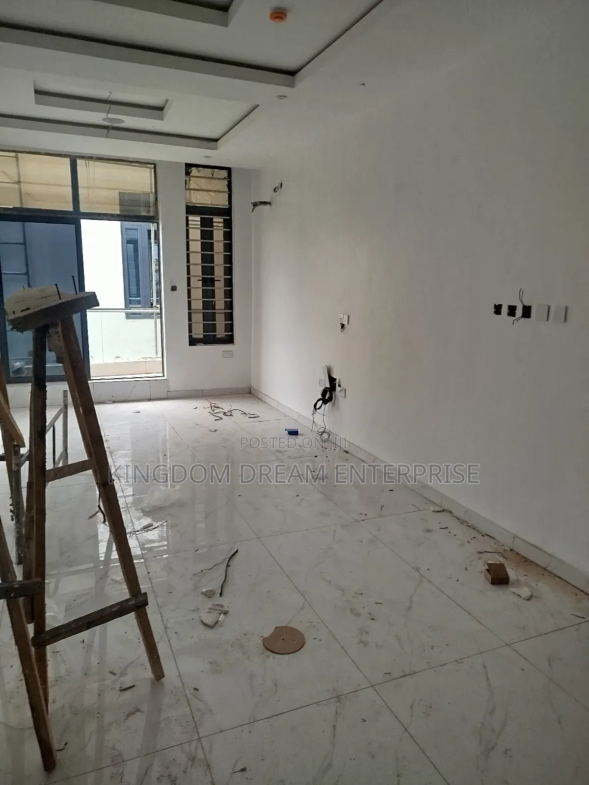 5bdrm House in Omole Phase 1 for sale in Omole Phase 1