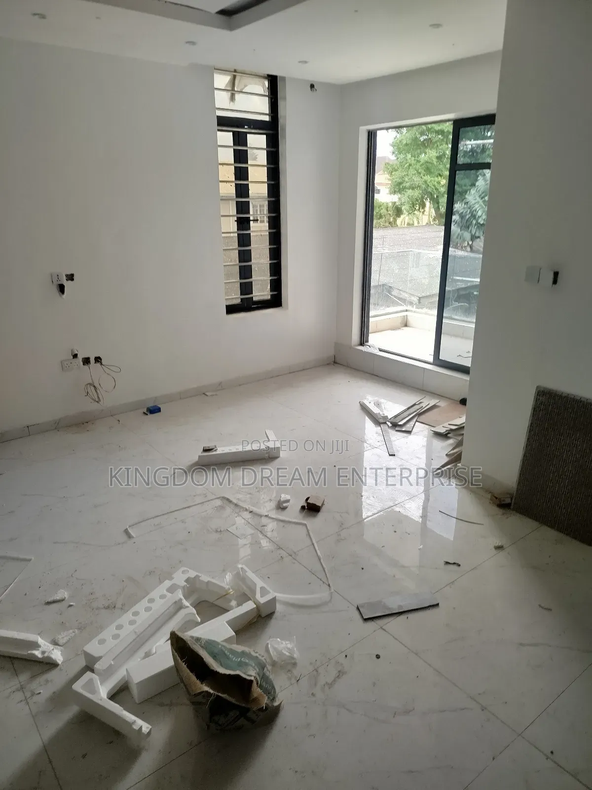 5bdrm House in Omole Phase 1 for sale in Omole Phase 1