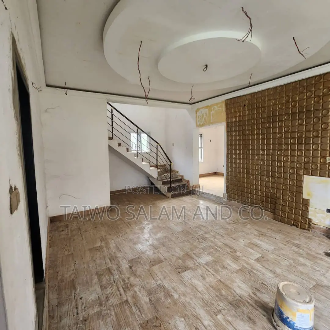 4bdrm Duplex in Akobo for sale in Akobo