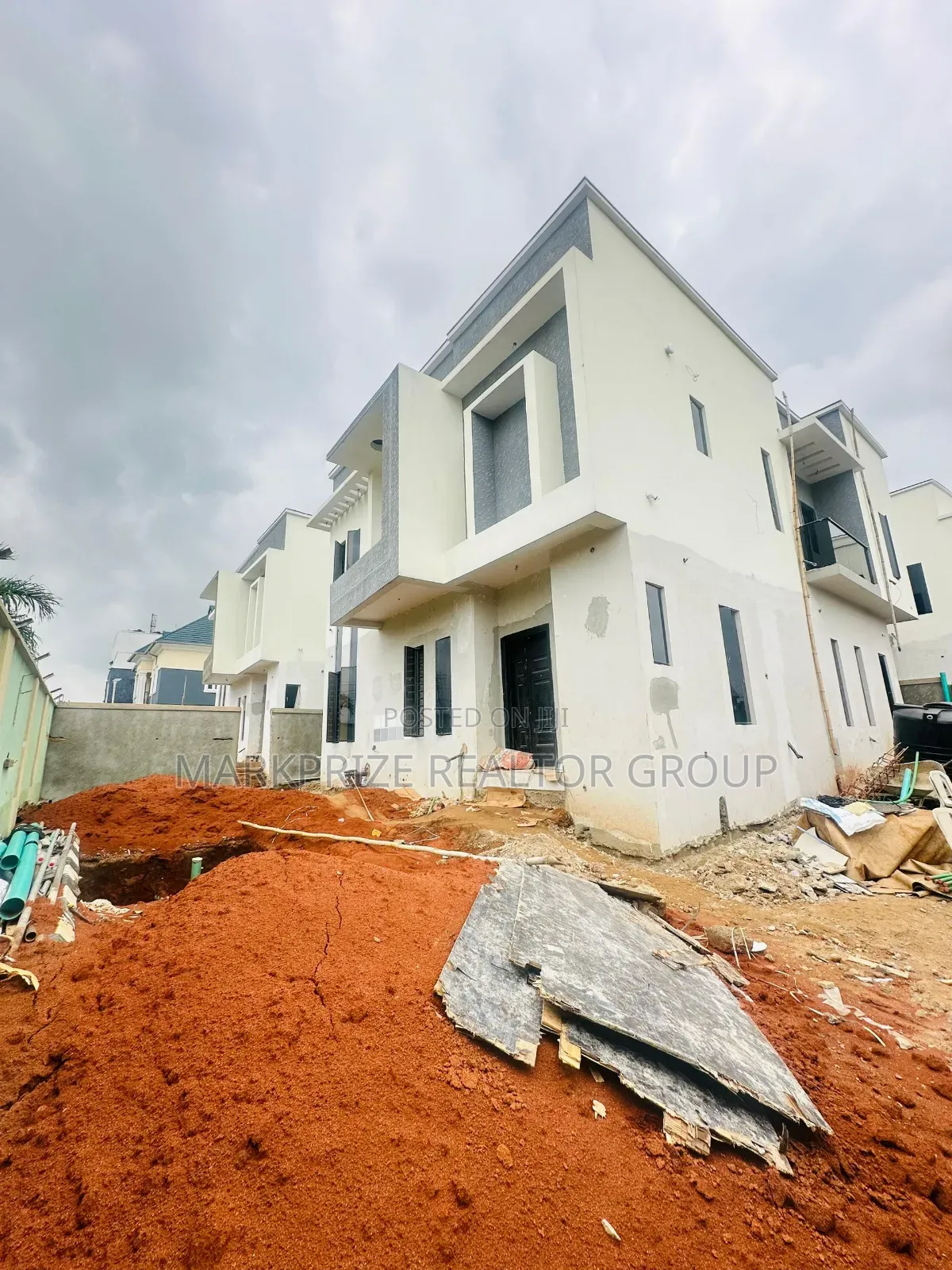 5bdrm Duplex in Omole Phase 2 for sale in Omole Phase 2