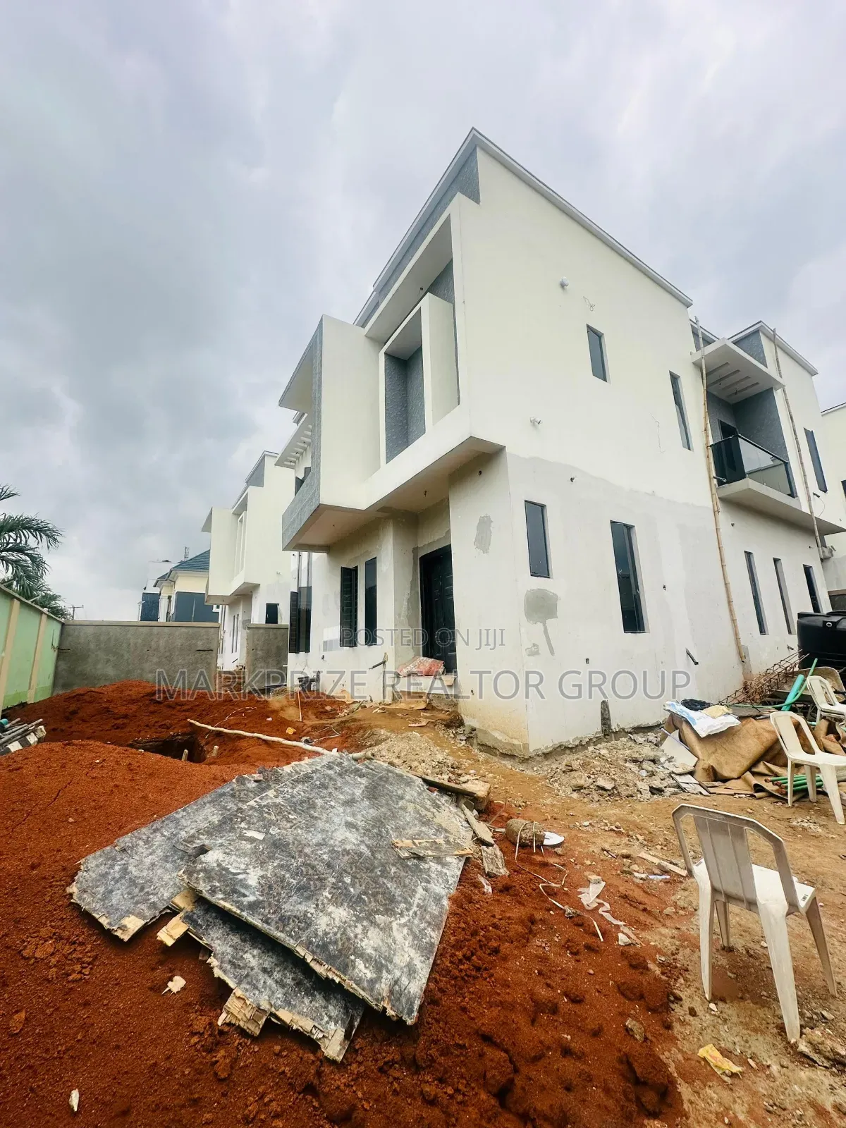 5bdrm Duplex in Omole Phase 2 for sale in Omole Phase 2