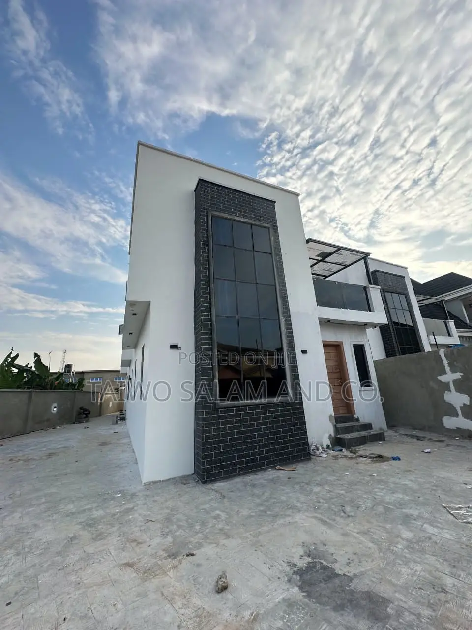 4bdrm Duplex in Jericho for sale in Jericho