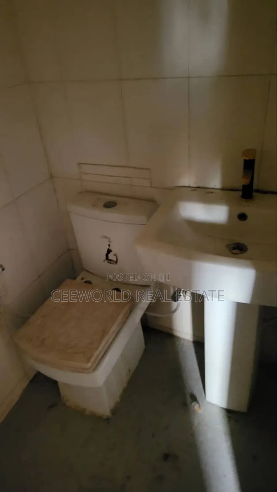 2bdrm Bungalow in Baptist Grammar for sale in Ibadan