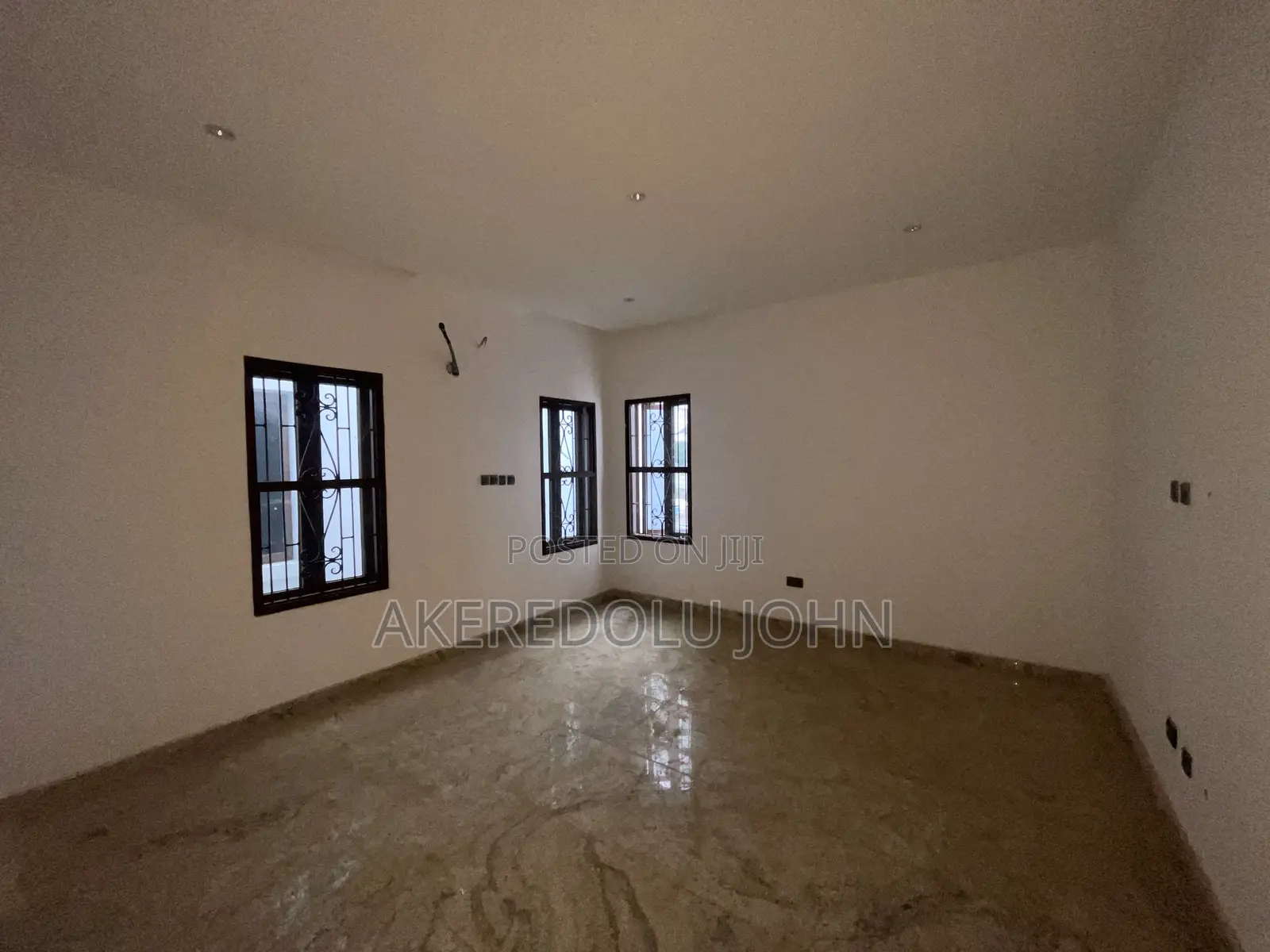 5bdrm Duplex in Jahi for sale in Jahi