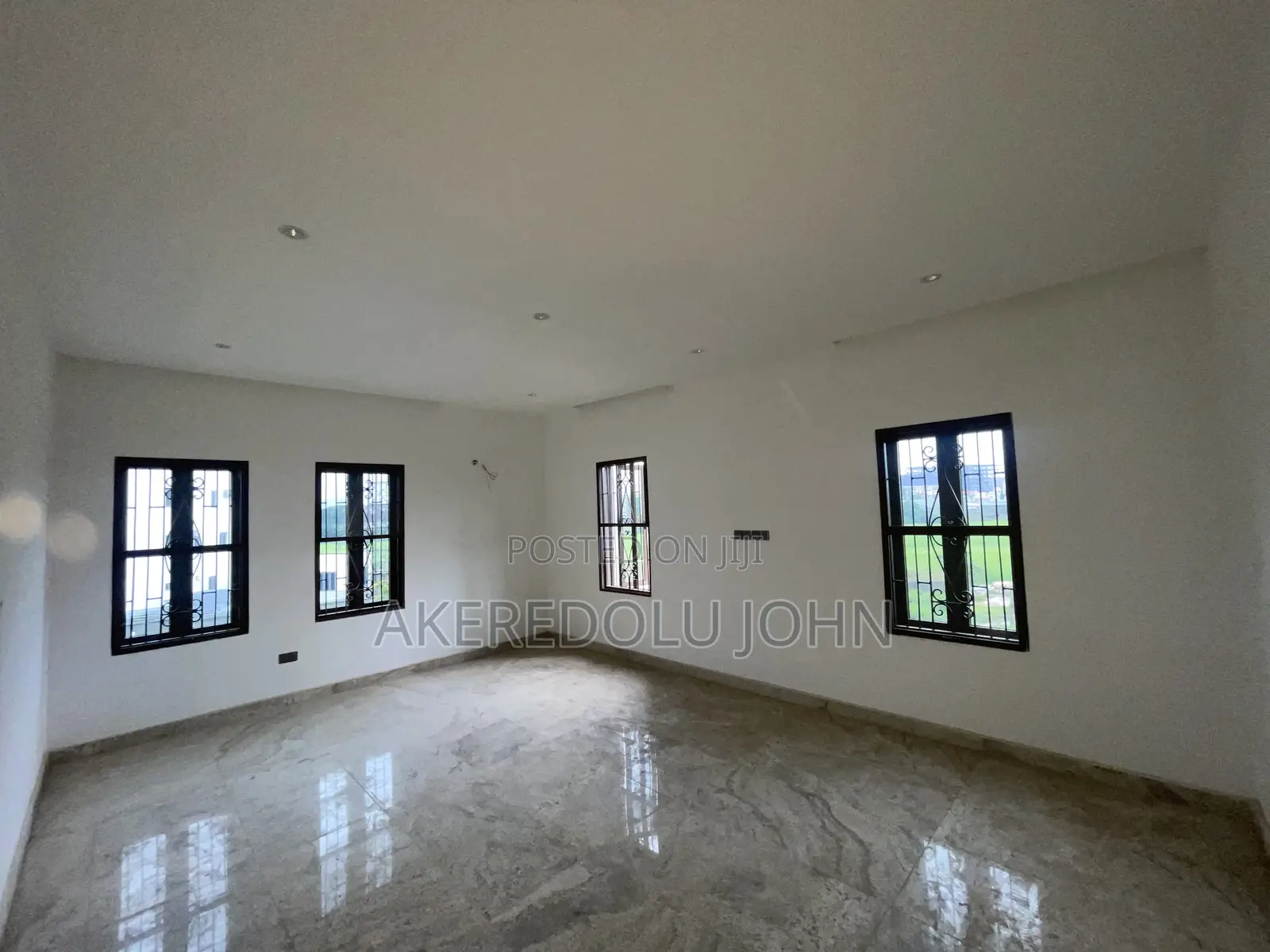 5bdrm Duplex in Jahi for sale in Jahi