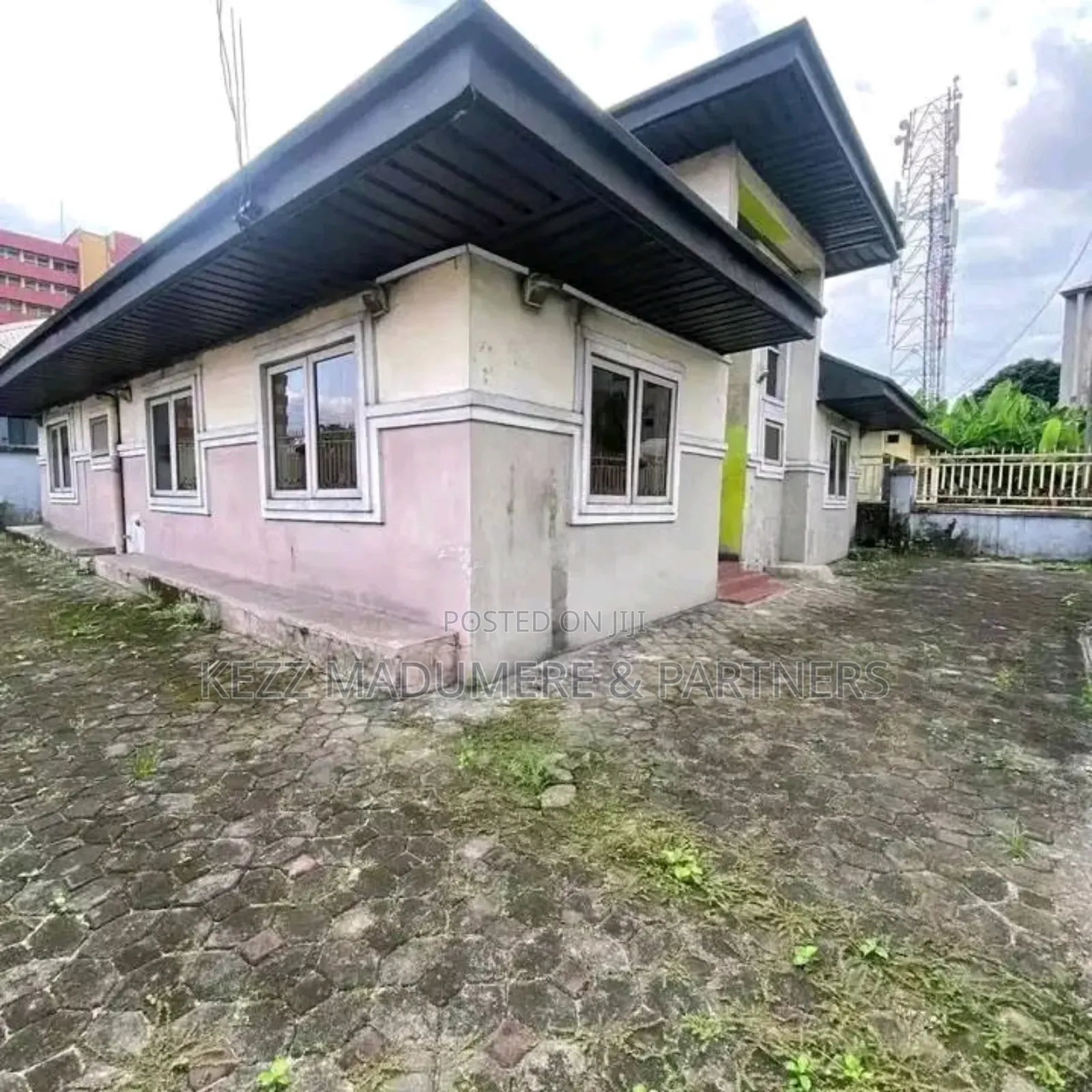3bdrm Bungalow in Presidential Estate for sale in Port-Harcourt
