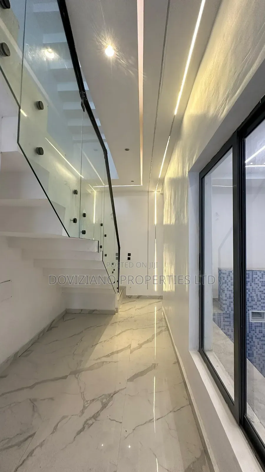 5bdrm Duplex in Chevron for sale in Chevron