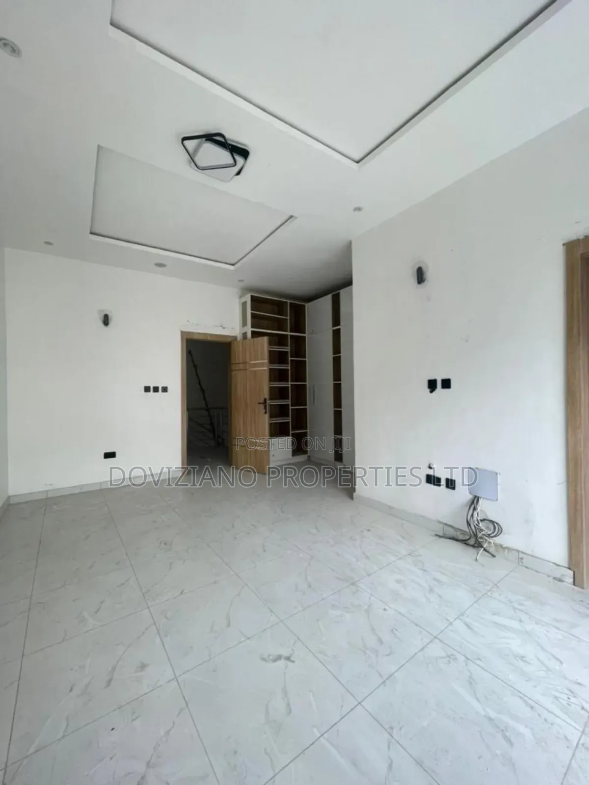 4bdrm Duplex in Chevron for sale in Chevron