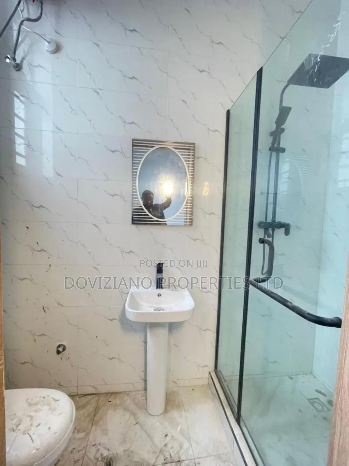 4bdrm Duplex in Chevron for sale in Chevron