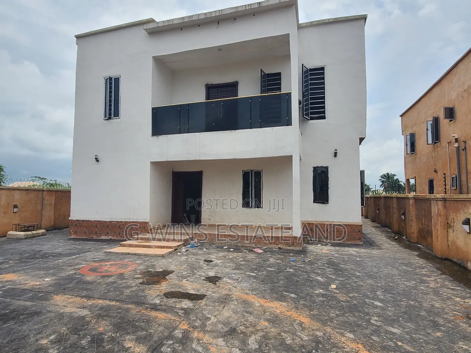 3bdrm Duplex in Utagban Off Airport, Benin City for rent in Benin City
