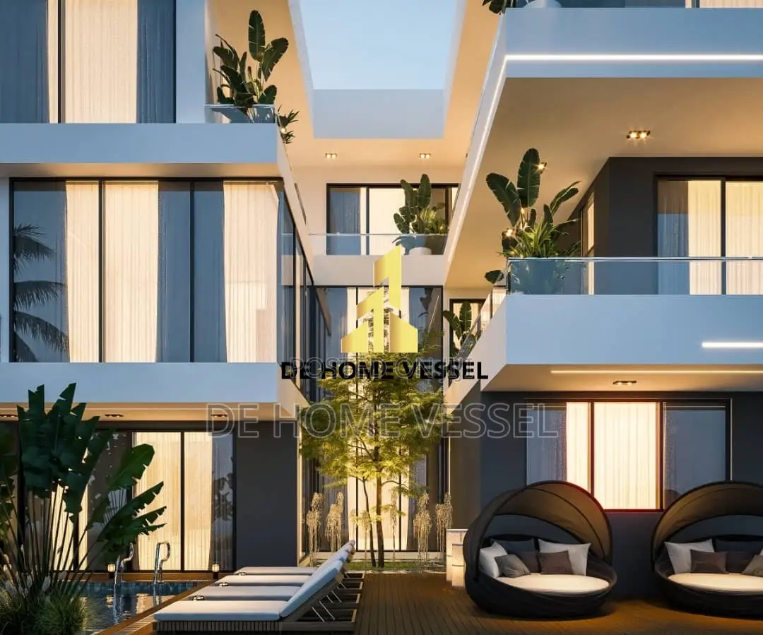 5bdrm Mansion in Osapa london for sale in Osapa london
