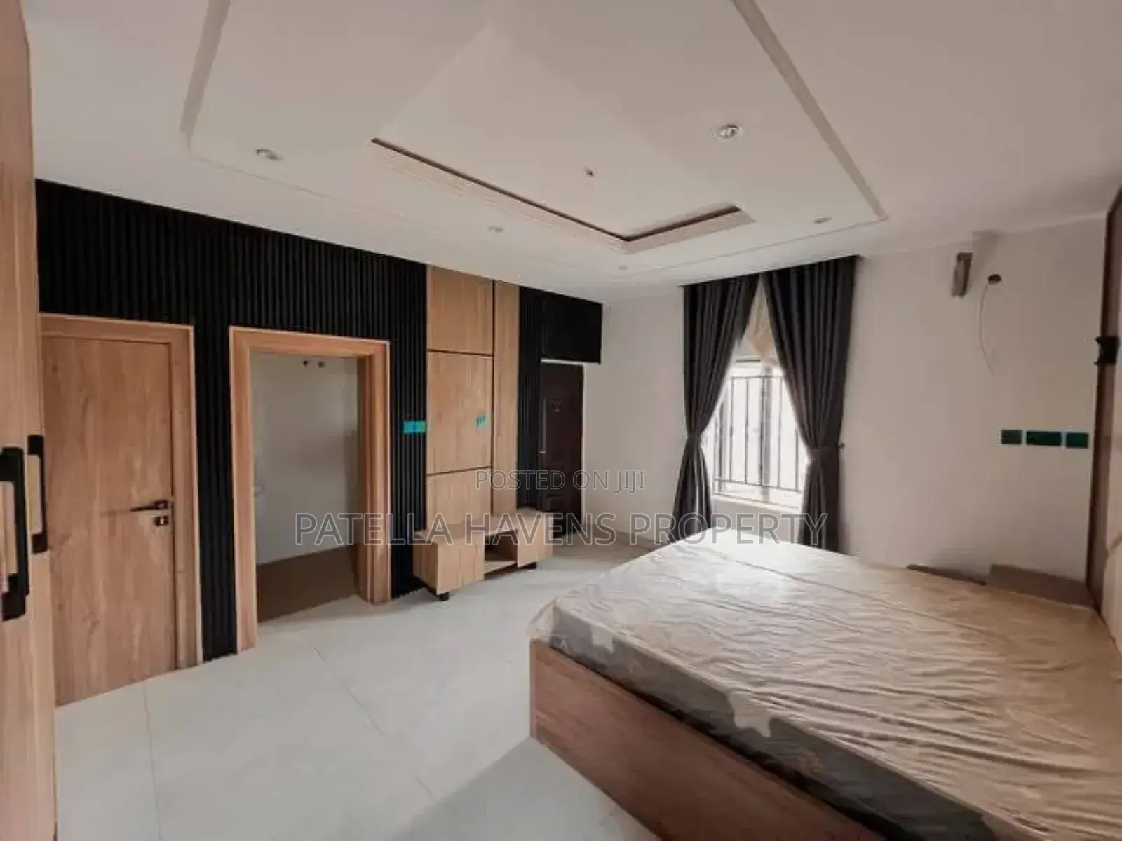 5bdrm Duplex in Lugbe District for sale in Lugbe District