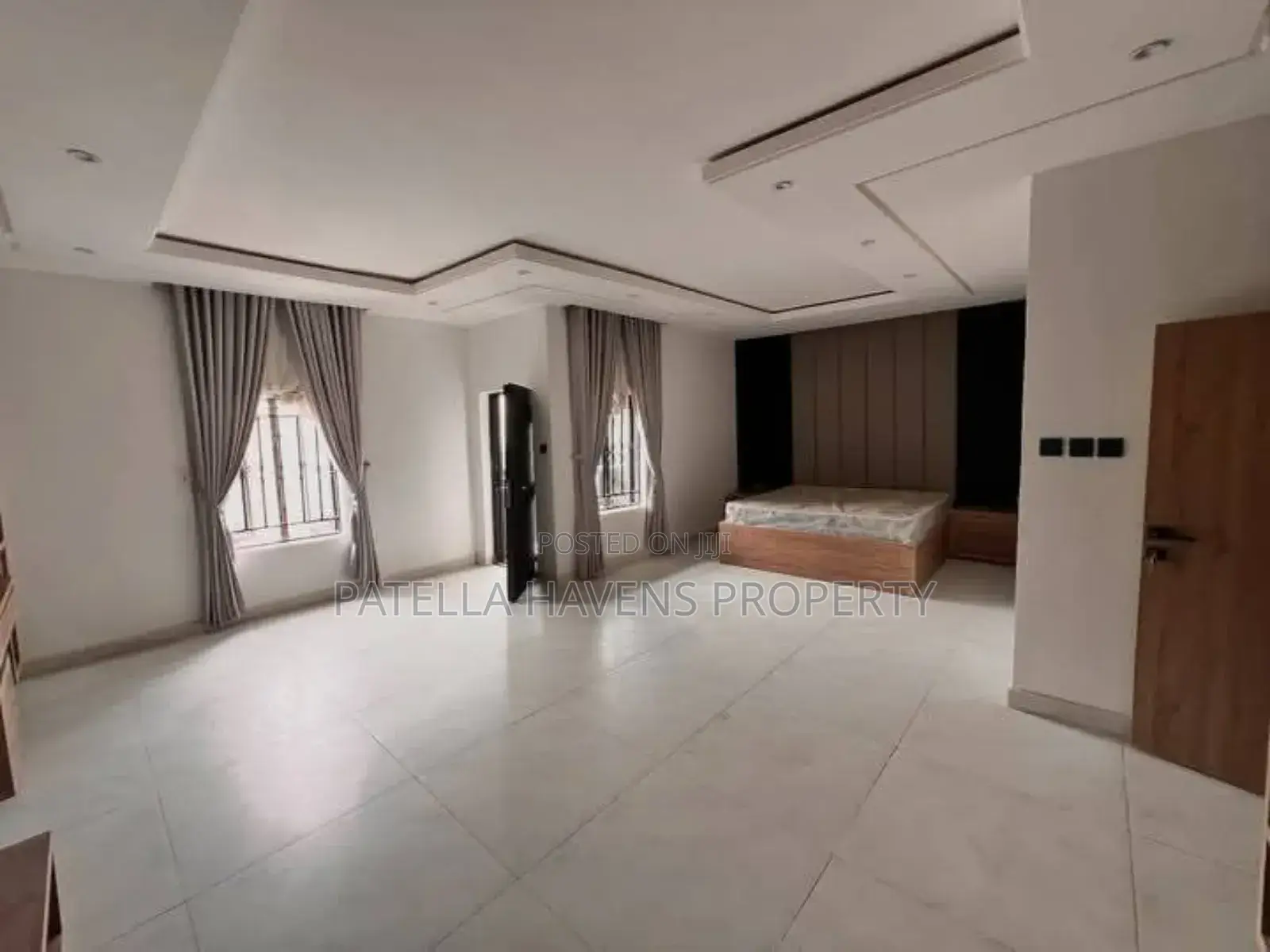 5bdrm Duplex in Lugbe District for sale in Lugbe District