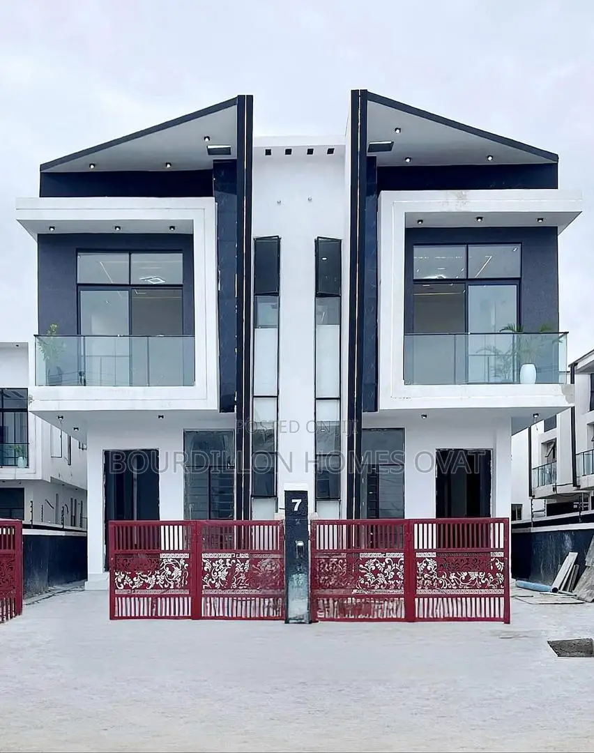 4bdrm Duplex in Ikota for sale in Ikota