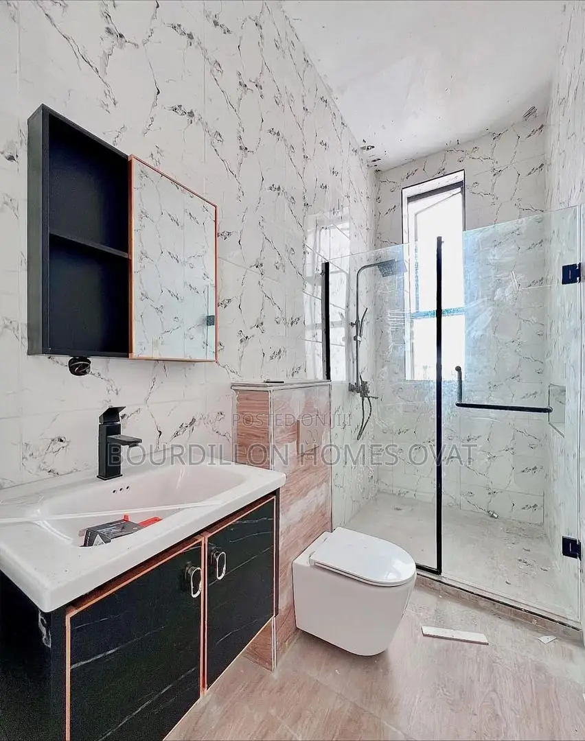 4bdrm Duplex in Ikota for sale in Ikota