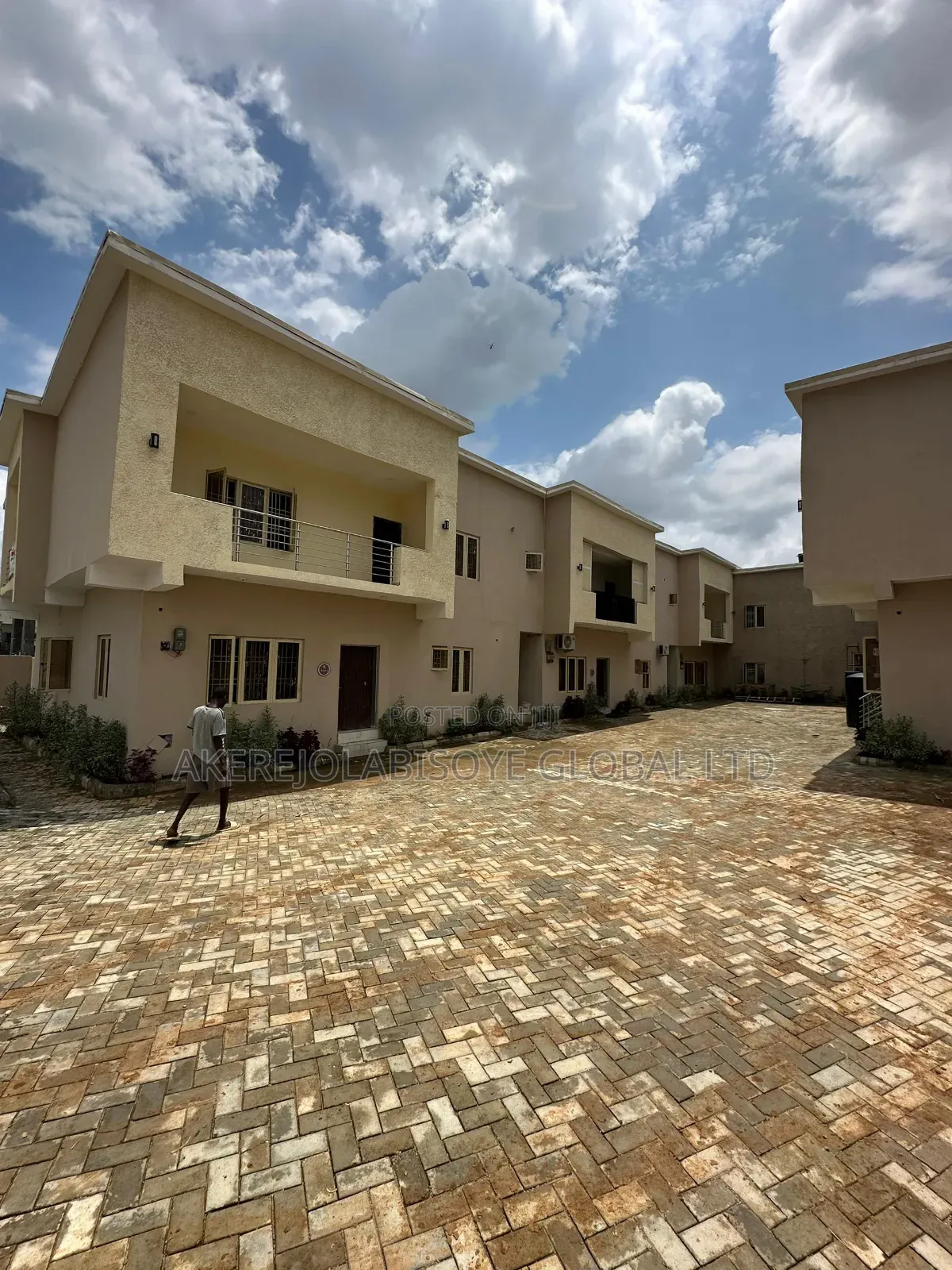 4bdrm Townhouse/Terrace in Lifecamp for sale in Life Camp