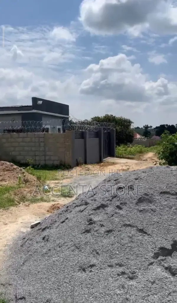 310 SQM Buildable Plot of Land With R of O for Sale in Karshi in Karshi